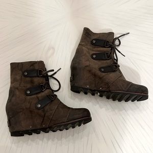 Sorel Boots Joan of Arctic Womens Wedge Hidden Heel Brown Lace Up